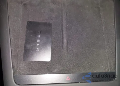 2024 Tesla Model X Plaid Tri Motor All-Wheel Drive z USA, uszkodzony, nr VIN 7SAXCBE66RF460974